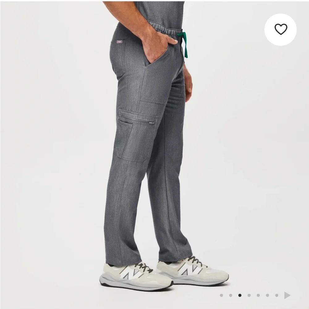 Figs Cairo Cargo Scrub Pants in Graphite, Size Large